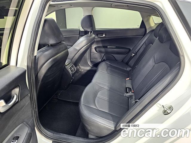 Kia K5 2018 — photo 9