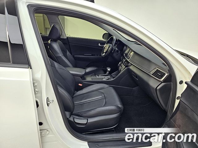 Kia K5 2018 — photo 11