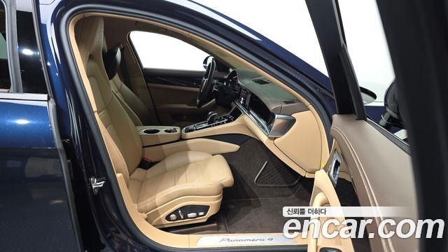 Porsche Panamera 2021 — photo 17
