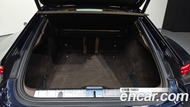 Porsche Panamera 2021 — photo 26
