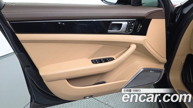 Porsche Panamera 2021 — photo 14