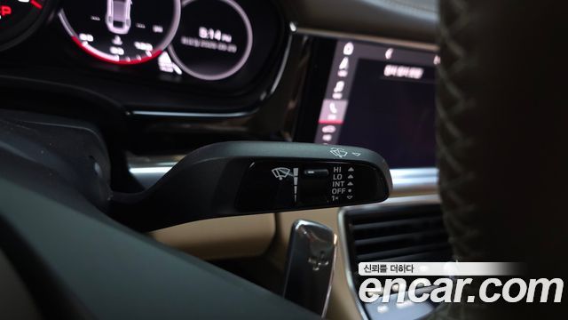 Porsche Panamera 2021 — photo 29