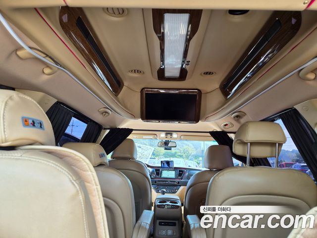 Kia Canival 2015 — photo 17