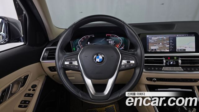 BMW 3-Series 2019 — photo 13