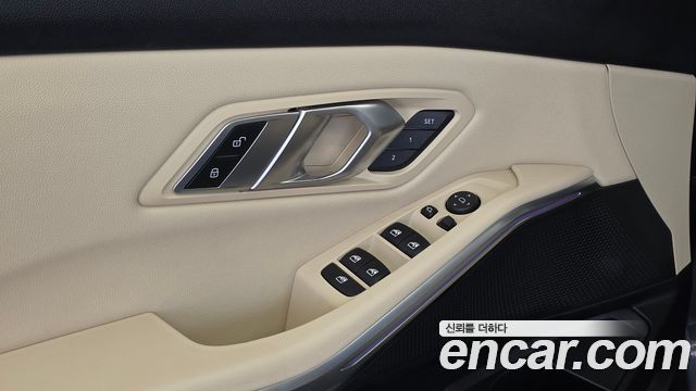 BMW 3-Series 2019 — photo 18