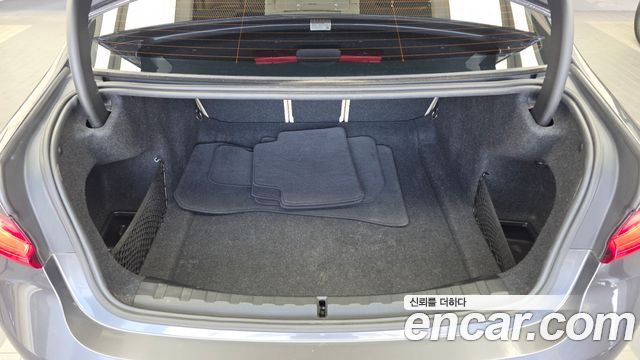 BMW 3-Series 2019 — photo 20
