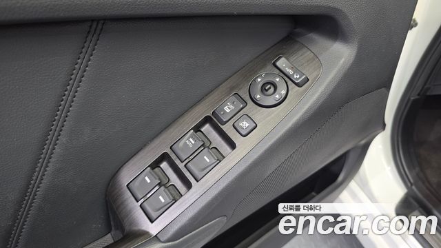 Kia K7 2012 — photo 28