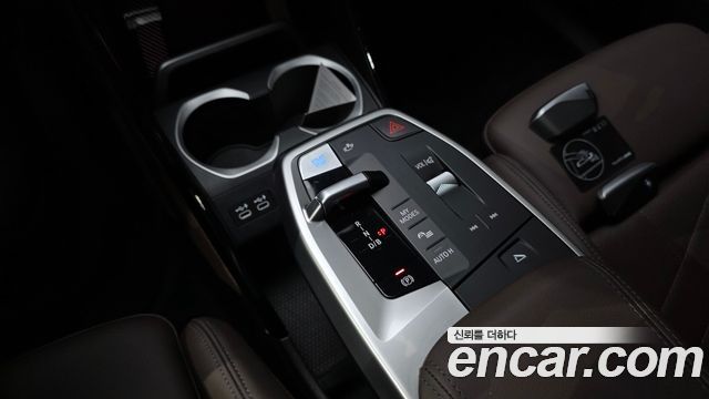 BMW iX1 2024 — photo 12