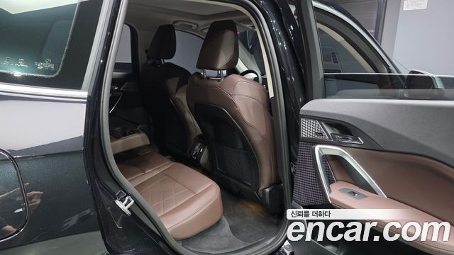 BMW iX1 2024 — photo 18
