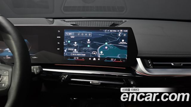 BMW iX1 2024 — photo 20