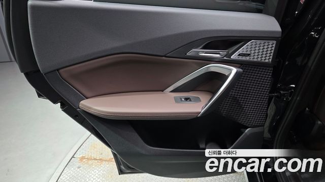 BMW iX1 2024 — photo 15