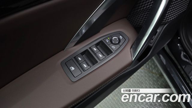 BMW iX1 2024 — photo 27