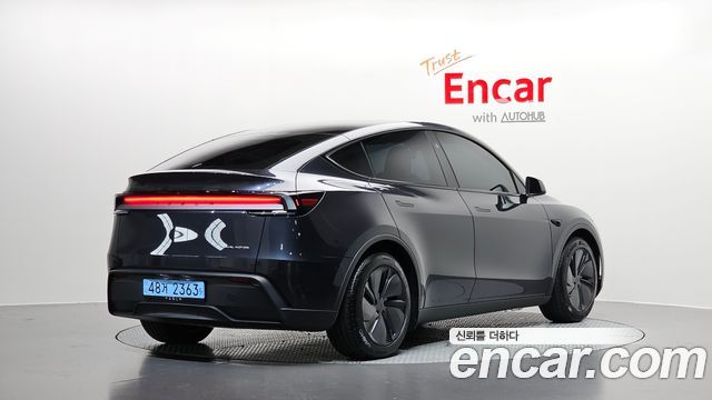 Tesla Model Y 2026 — photo 2