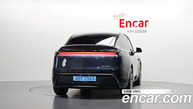 Tesla Model Y 2026 — photo 4