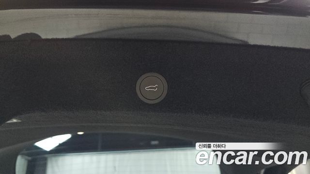 Tesla Model Y 2026 — photo 23