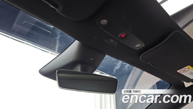 Tesla Model Y 2026 — photo 25