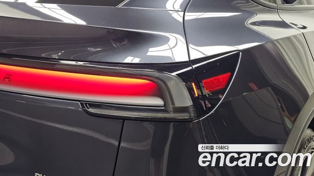 Tesla Model Y 2026 — photo 9