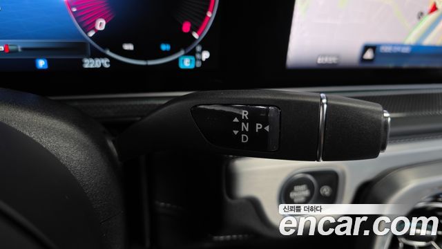 Mercedes-Benz G-Class 2025 — photo 12