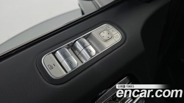 Mercedes-Benz G-Class 2025 — photo 27