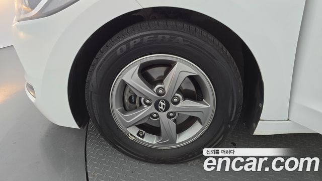 Hyundai AVANTE 2016 — photo 5