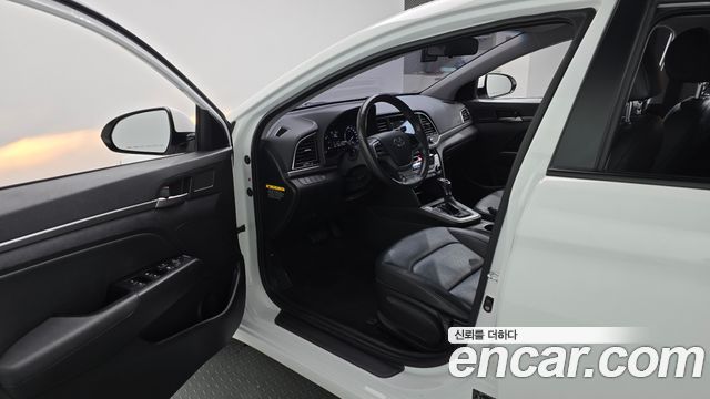 Hyundai AVANTE 2016 — photo 10