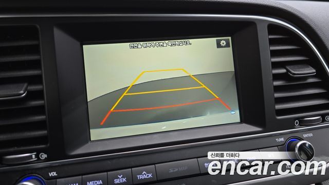 Hyundai AVANTE 2016 — photo 14