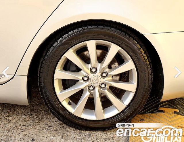 Lexus LS 2012 — photo 19