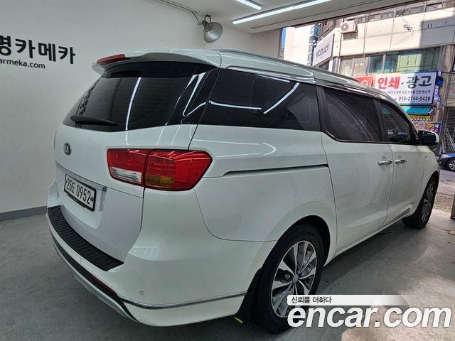 Kia Canival 2016 — photo 4