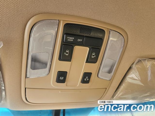 Kia Canival 2016 — photo 12