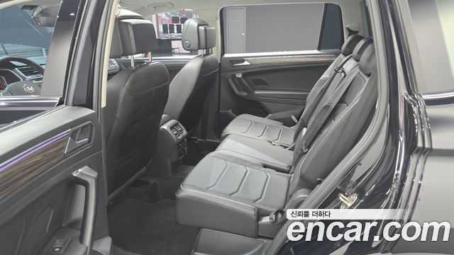 Volkswagen Tiguan 2022 — photo 18