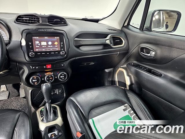Jeep Renegade 2017 — photo 10