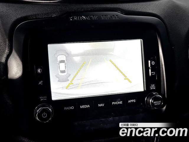 Jeep Renegade 2017 — photo 12