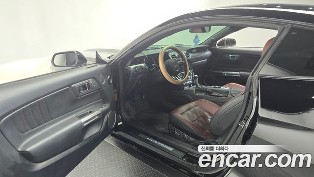 Ford Mustang 2017 — photo 10