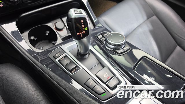 BMW 5-Series 2016 — photo 9