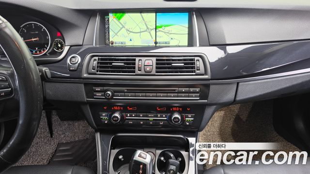 BMW 5-Series 2016 — photo 14