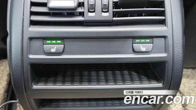 BMW 5-Series 2016 — photo 18