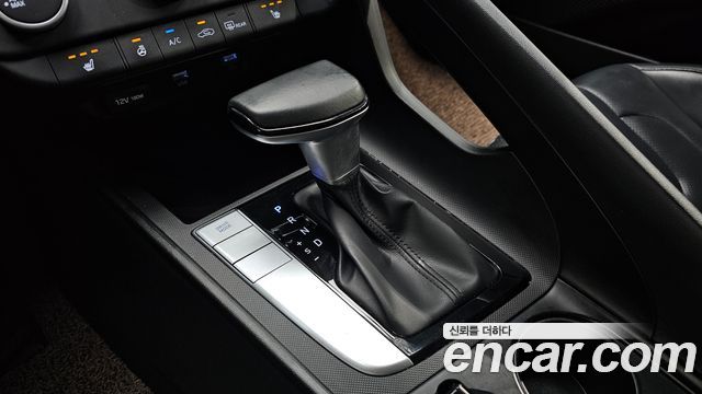 Hyundai AVANTE 2021 — photo 12
