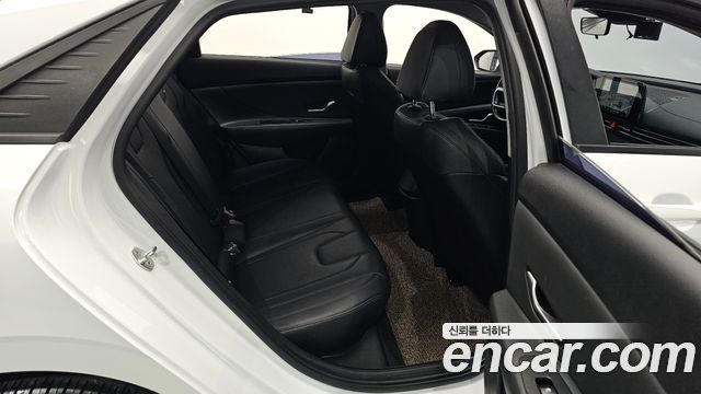 Hyundai AVANTE 2021 — photo 17