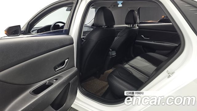 Hyundai AVANTE 2021 — photo 18