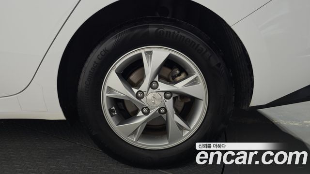 Hyundai AVANTE 2021 — photo 7
