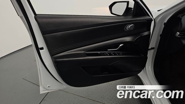 Hyundai AVANTE 2021 — photo 14