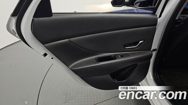 Hyundai AVANTE 2021 — photo 15