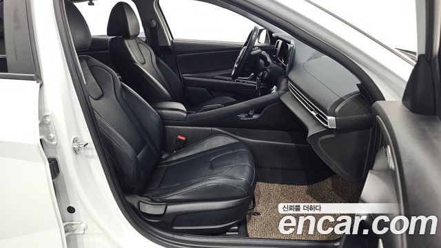 Hyundai AVANTE 2021 — photo 16