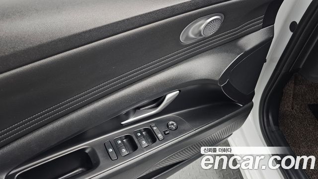 Hyundai AVANTE 2021 — photo 32