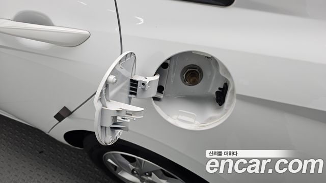 Hyundai AVANTE 2021 — photo 34