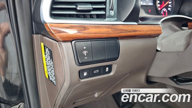 Kia K7 2016 — photo 22
