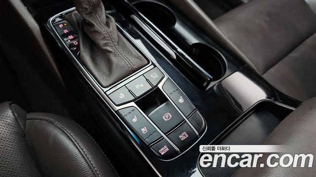Kia K7 2016 — photo 27
