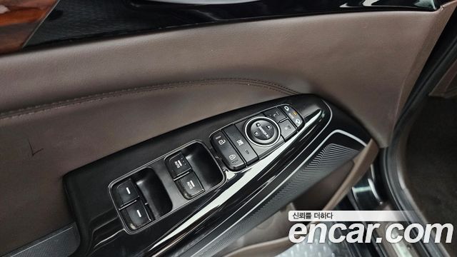 Kia K7 2016 — photo 29