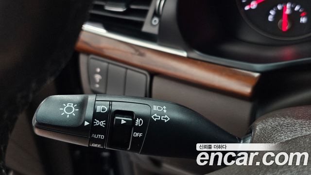 Kia K7 2016 — photo 30