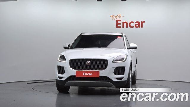Jaguar E-PACE 2019 — photo 3
